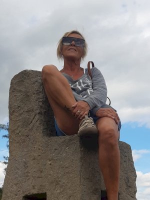 žena alla, 66 let hledá muži